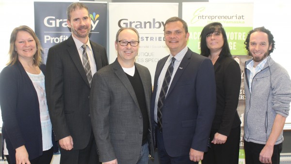 Carole Gatien, conseillère aux communications, Patrick St-Laurent, directeur général, Éric Nadeau, président de Granby Industriel, Éric Tessier, directeur développement industriel, Stéphanie Jetté, conseillère aux industries, Frédérick Bonner, conseiller aux entreprises