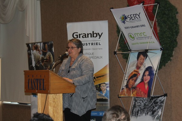 •Mme Joanne Ouellet, directrice générale chez Solidarité Ethnique Régionale de la Yamaska (SERY)