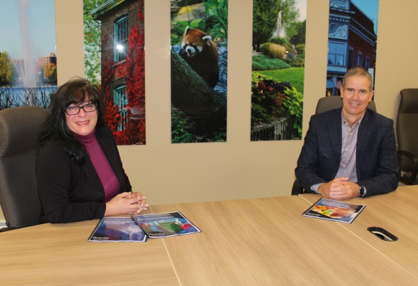 Stéphanie Jetté, conseillère aux industries et Patrick St-Laurent, directeur général, Granby Industriel